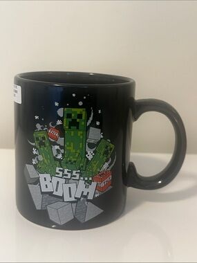 Black Creeper Graphic Coffee Mug - Gaming Style 24oz